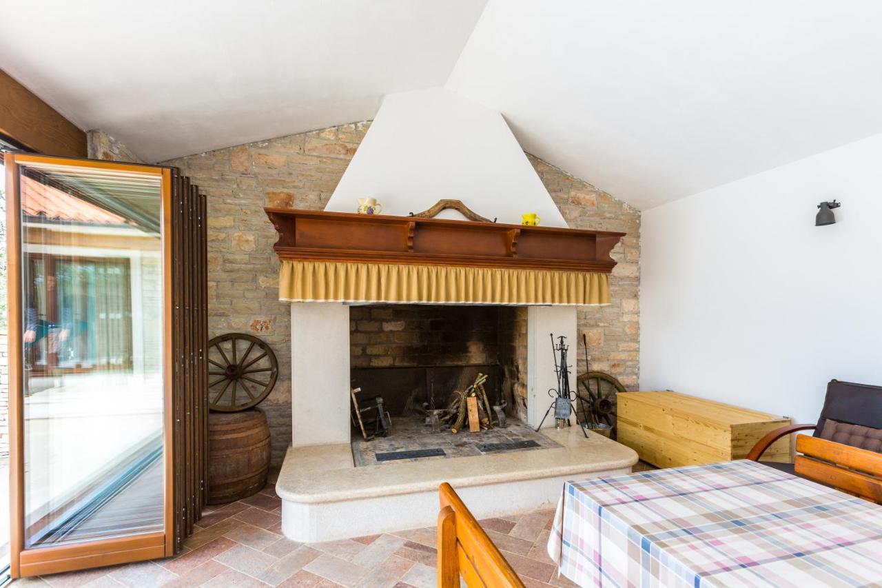 Villa Vignola Kavran Екстериор снимка
